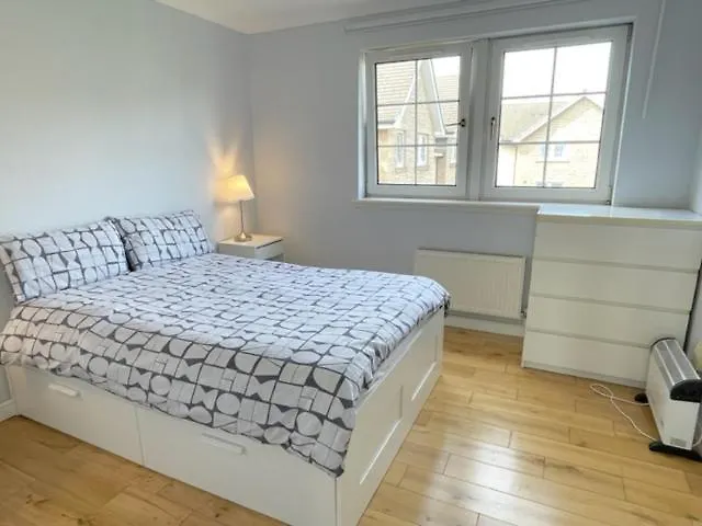אדינבורו Ensuite Double Room With Private Parking בית אירוח